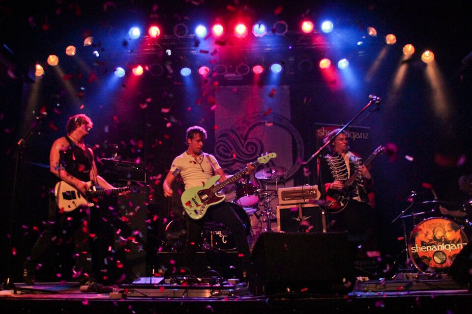 Datei:Shenaniganz 6129041465 7c9e8e8e2a o.jpg